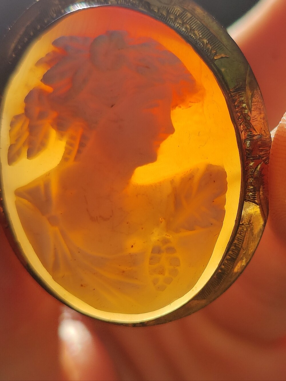 Large Antique Shell Cameo Brooch